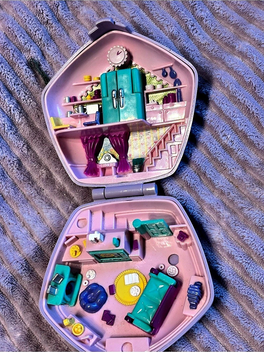 Polly Pocket Bluebird Vintage 1994 Compact - Slumber Party Fun